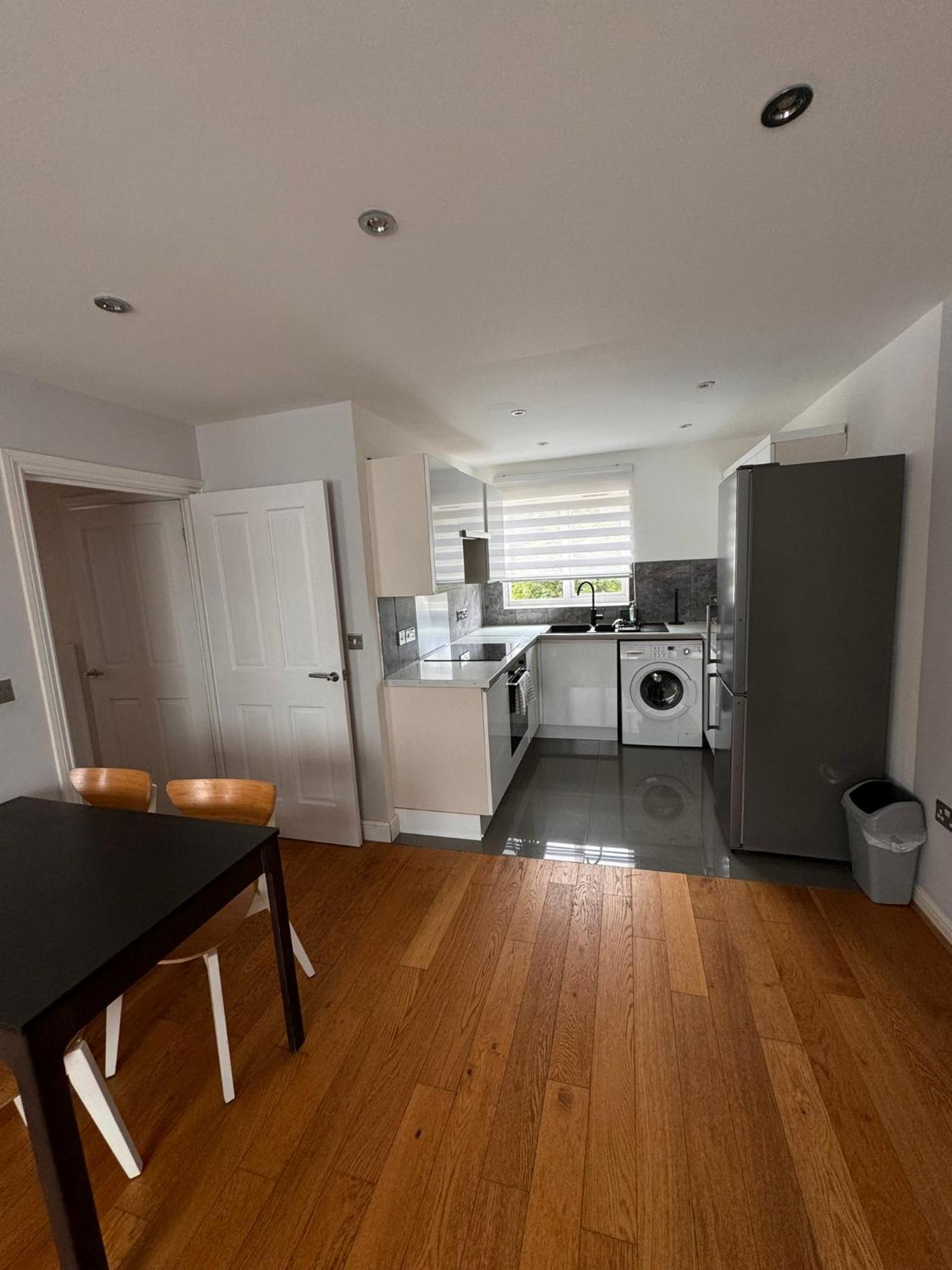 2-Bedroom Flat Walking Distance To Excel London - Perfect Location! Exterior photo