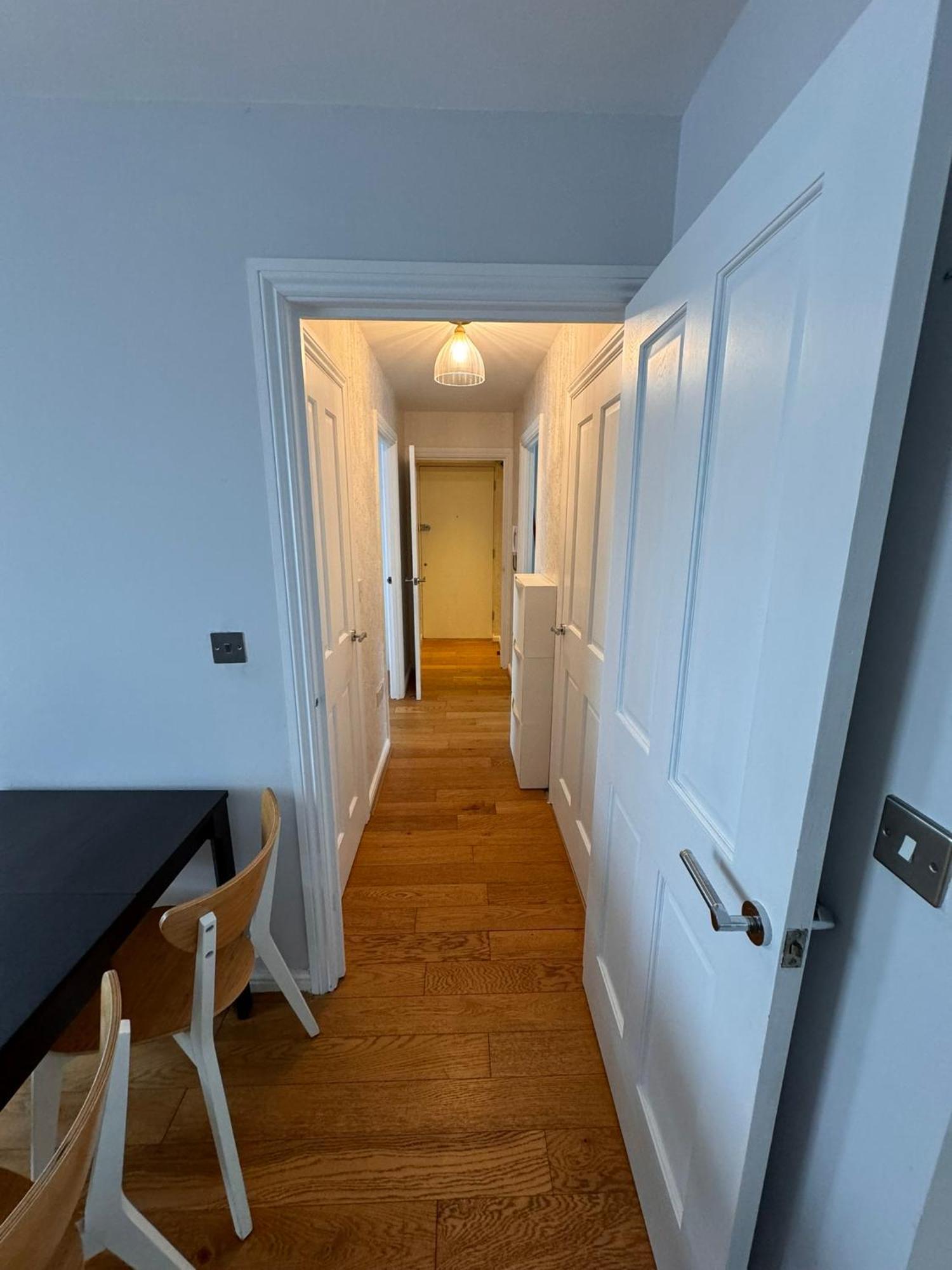 2-Bedroom Flat Walking Distance To Excel London - Perfect Location! Exterior photo