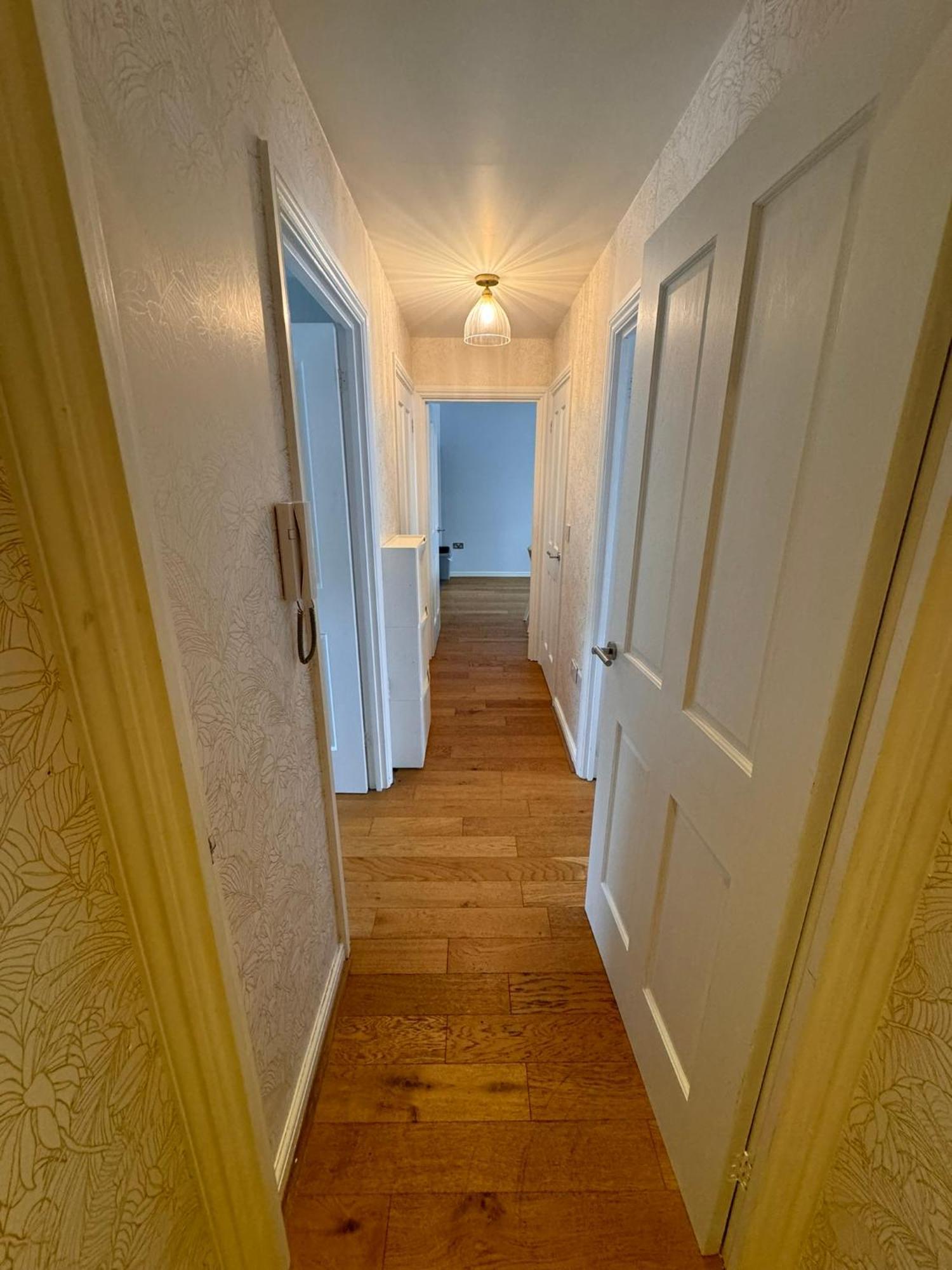 2-Bedroom Flat Walking Distance To Excel London - Perfect Location! Exterior photo